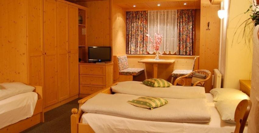 Albergo Genziana San Vigilio Di Marebbe Δωμάτιο φωτογραφία